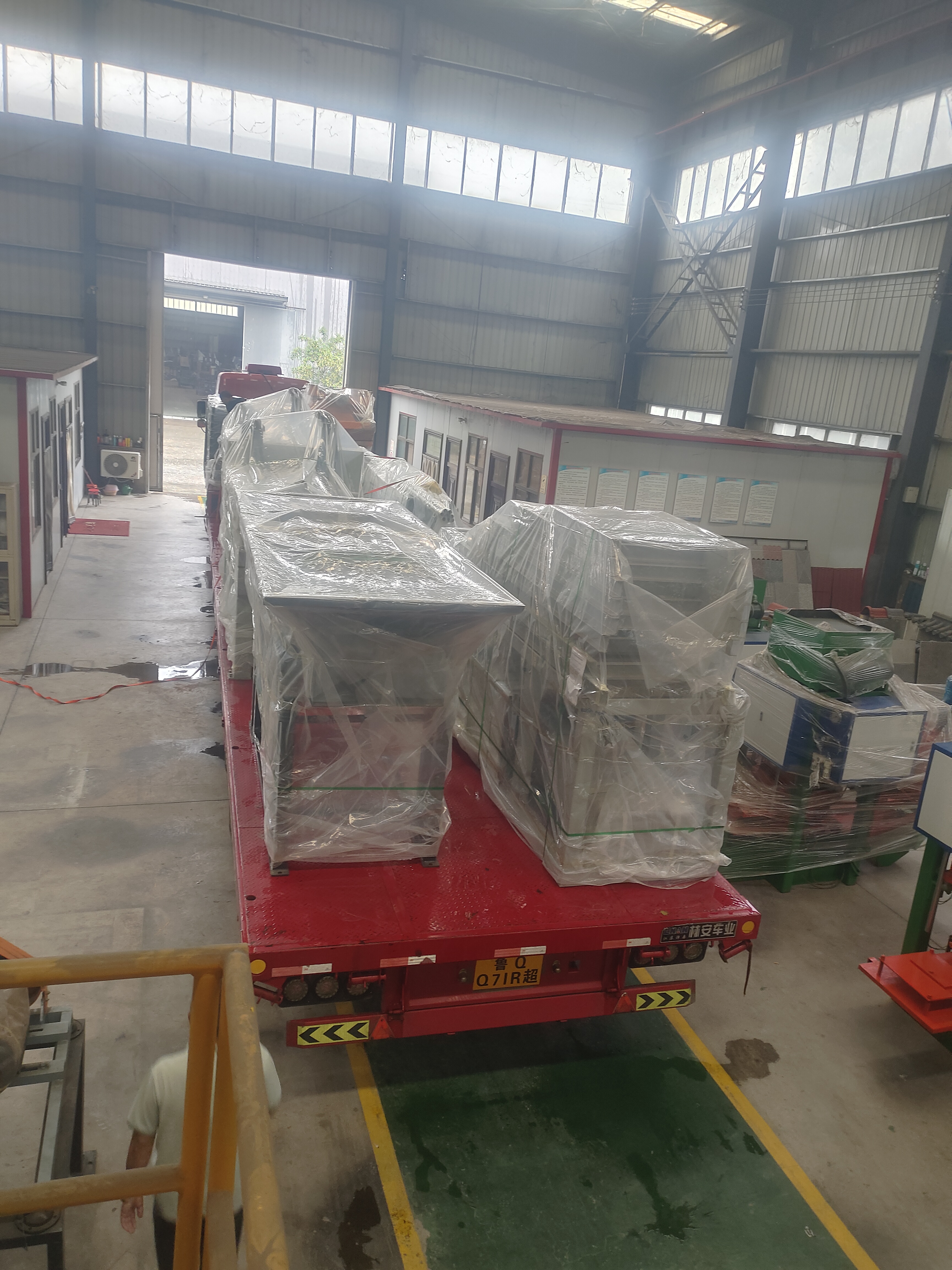 Zhengzhou Xinlong: Professional Cement Tile Machine Manufacturer Since 2001