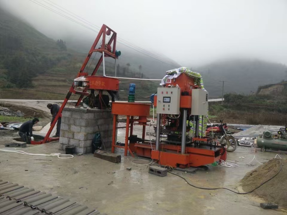 Zhengzhou Xinlong: Leading Cement Tile Machine Manufacturer in China