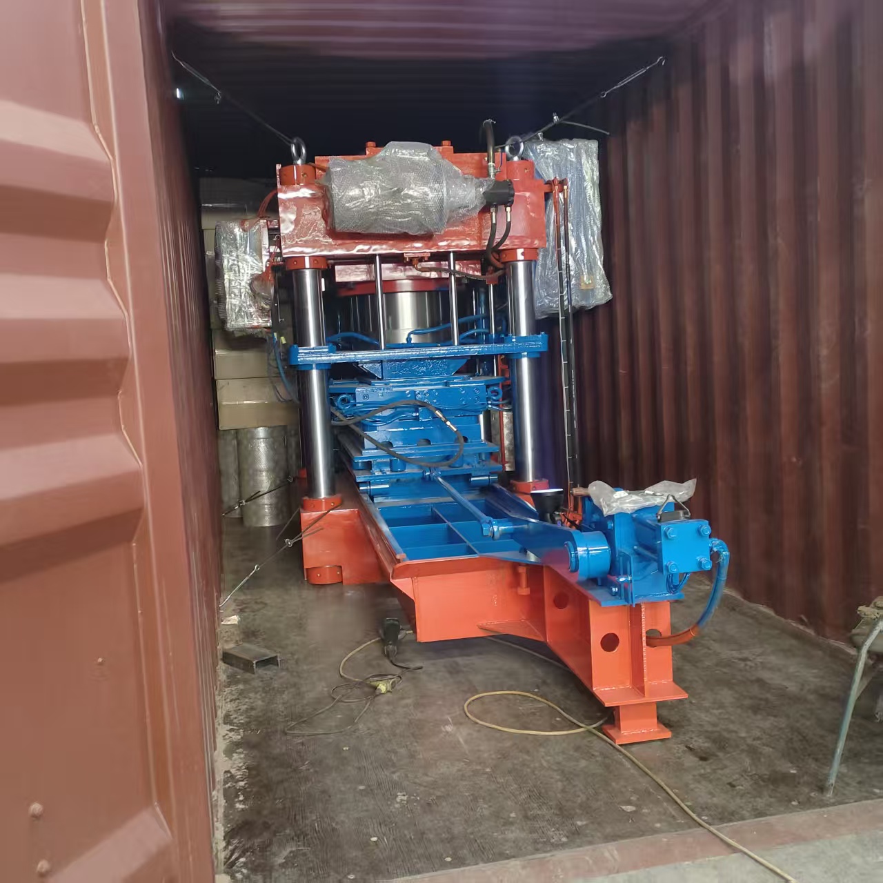 Zhengzhou Xinlong Machinery: Leading Cement Tile Forming Machine Production Base in China