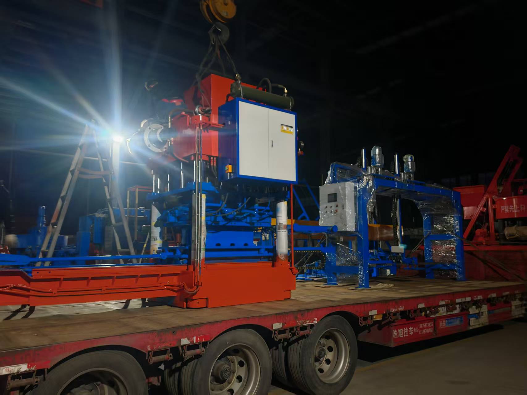 Zhengzhou Xinlong Machinery: Leading Cement Colored Tile Production Line Supplier