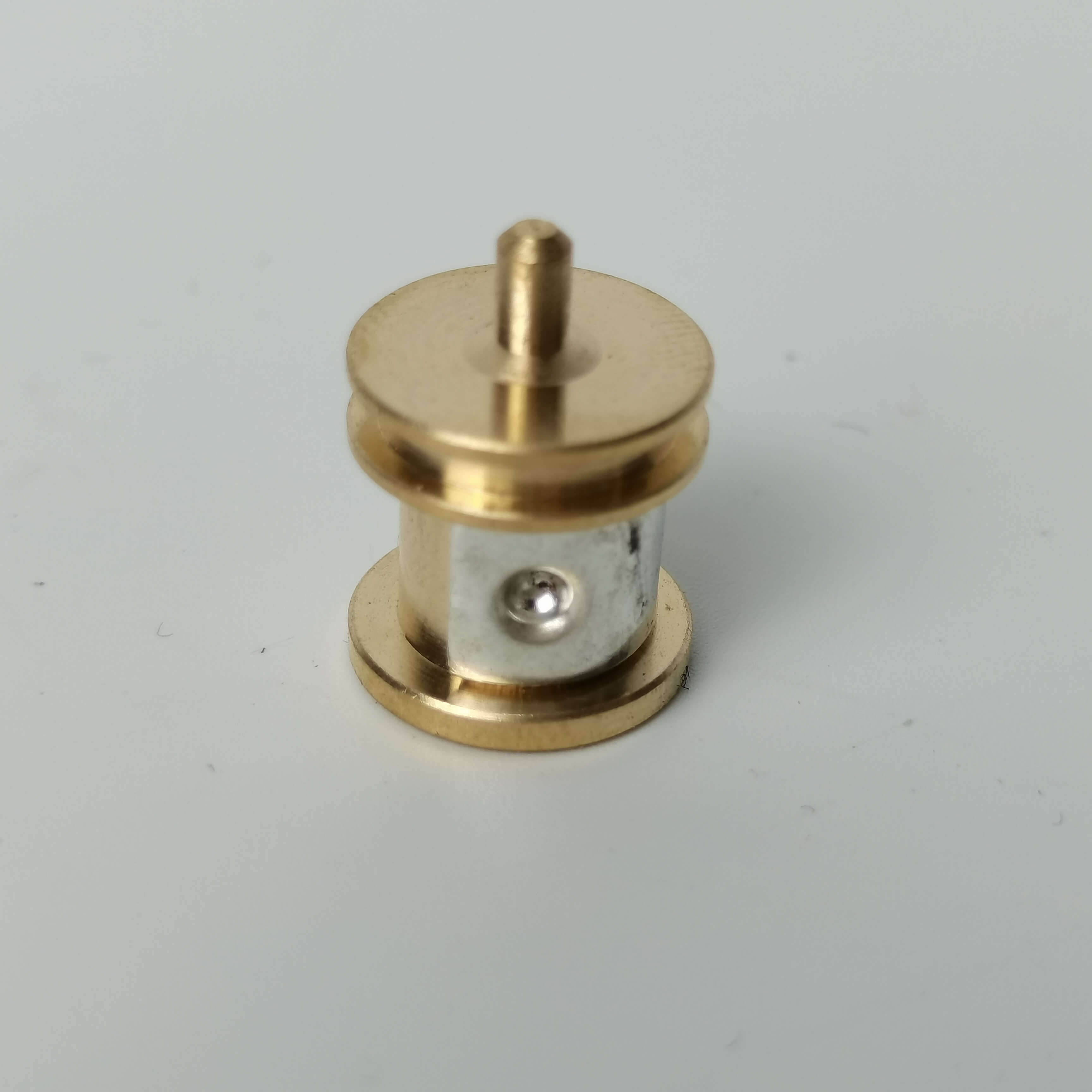 高精度模具加工现场