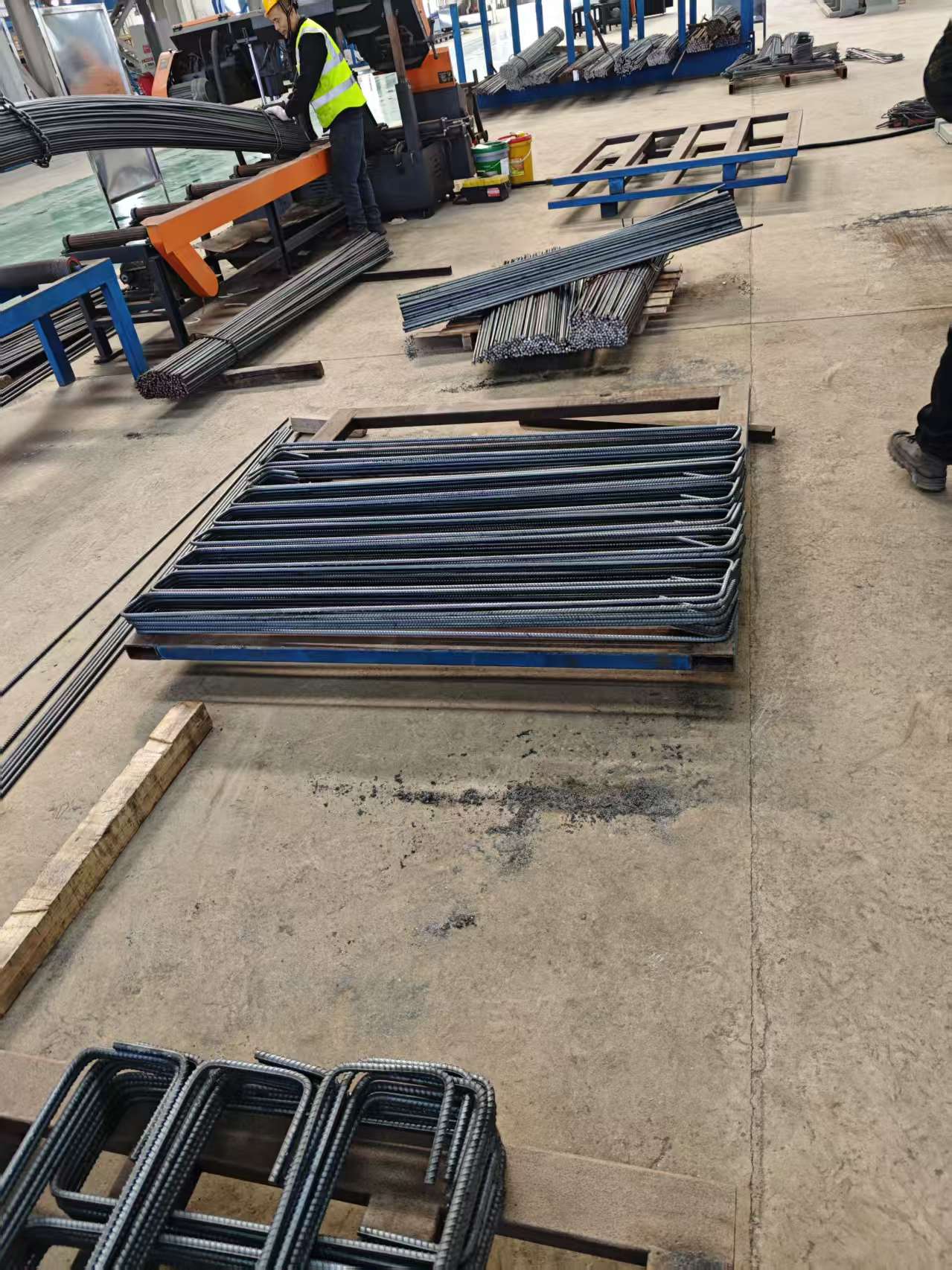 旭辉数控钢筋加工设备实景图