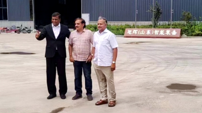Foreign trade customers visit