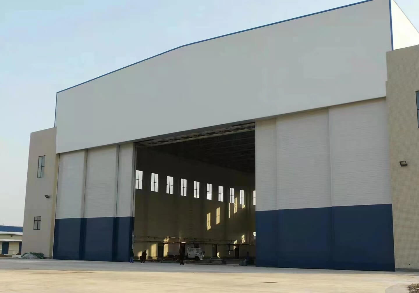 Large Aircraft Hangar Door: Niger Capital Airport (Case)